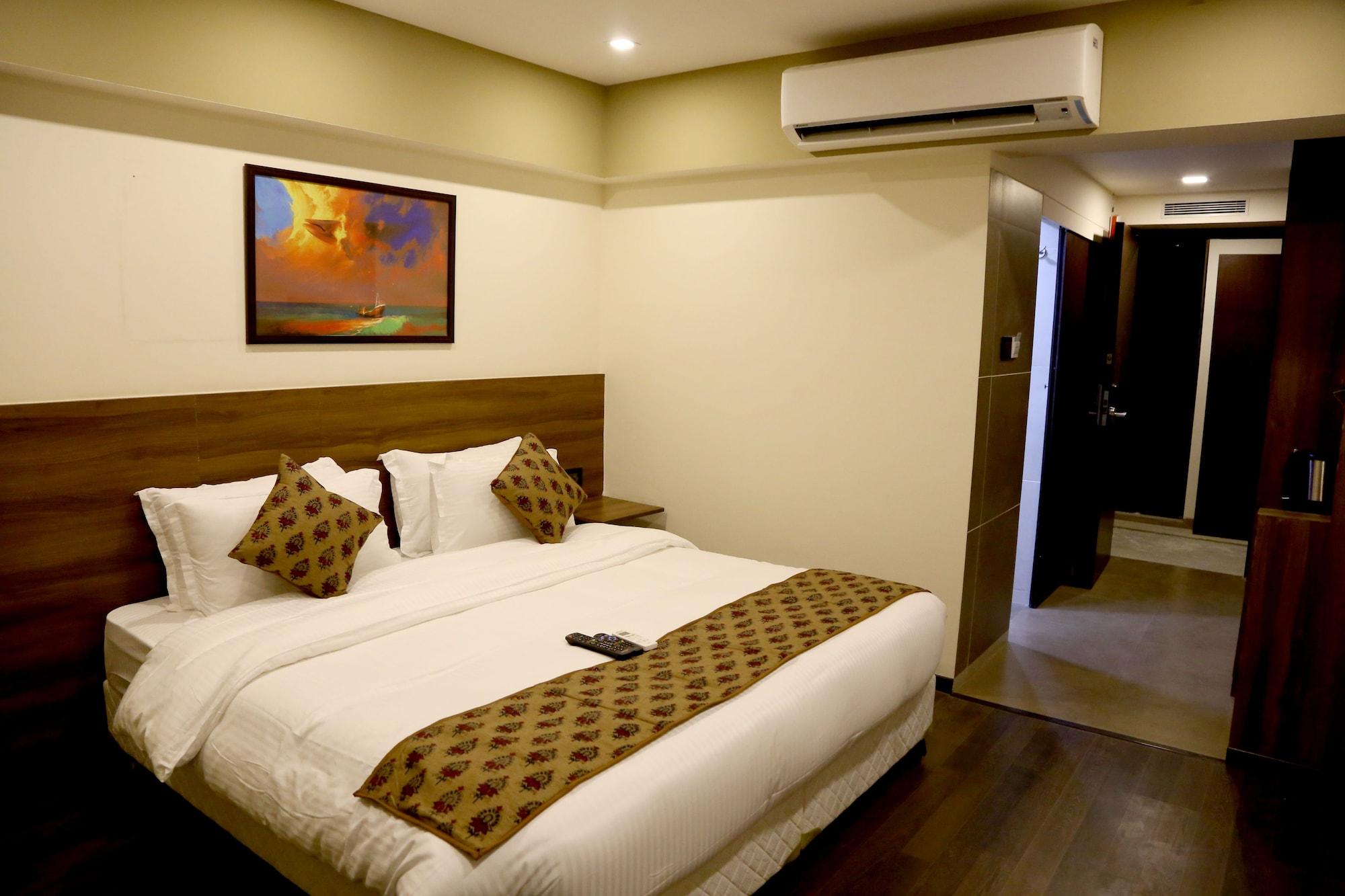 Hotel Mumbai House Andheri East, Mumbai Exteriör bild