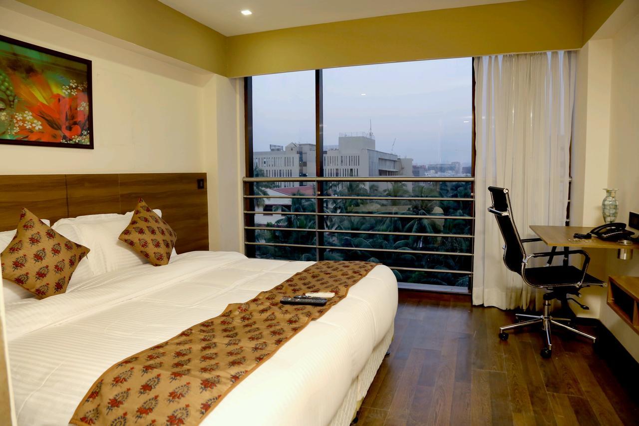 Hotel Mumbai House Andheri East, Mumbai Exteriör bild