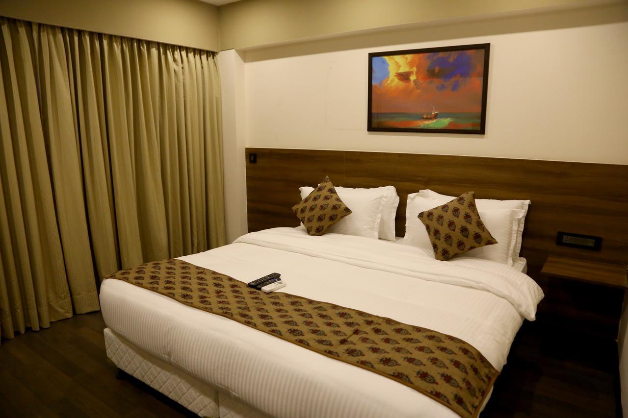 Hotel Mumbai House Andheri East, Mumbai Exteriör bild