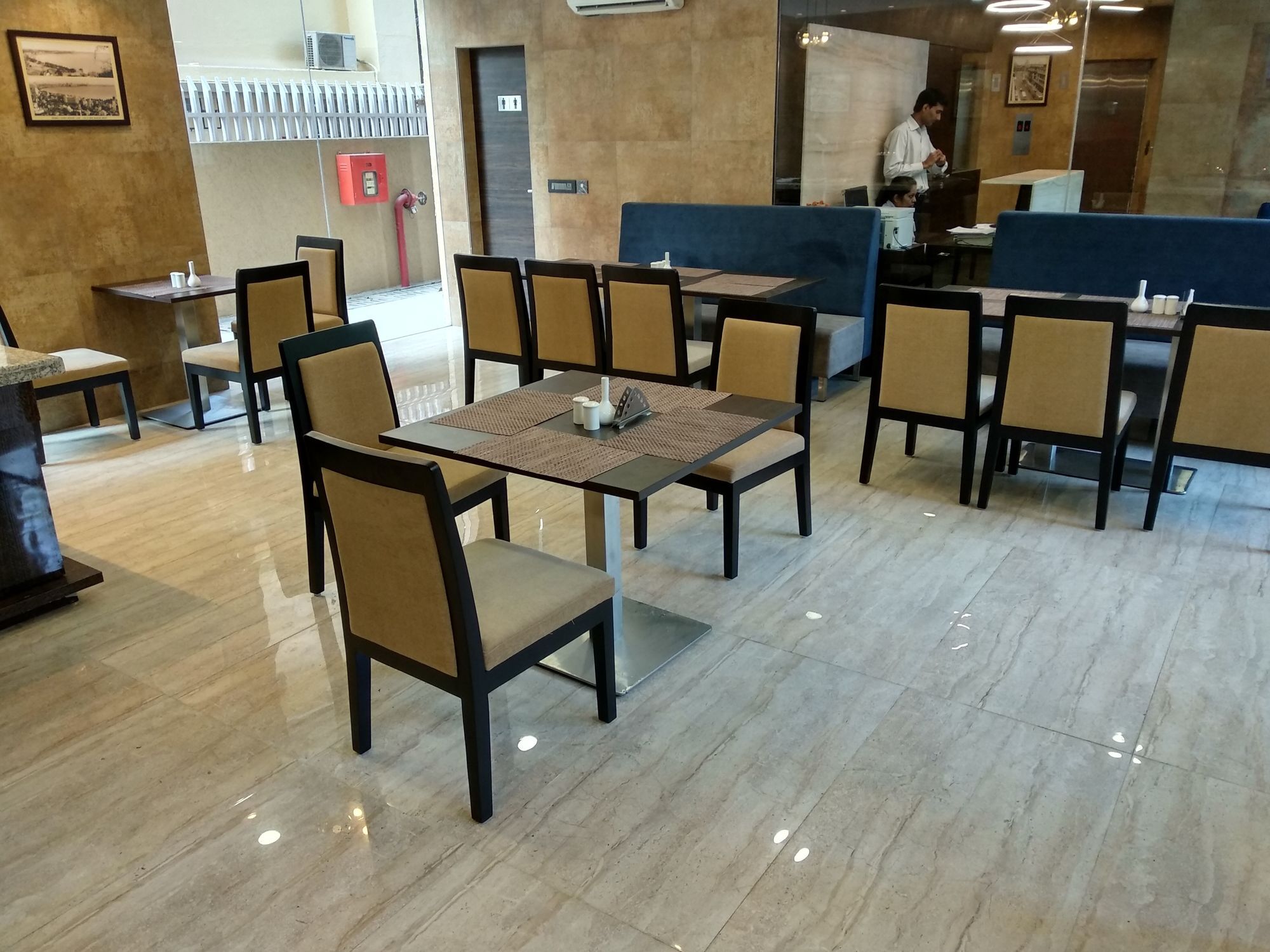 Hotel Mumbai House Andheri East, Mumbai Exteriör bild