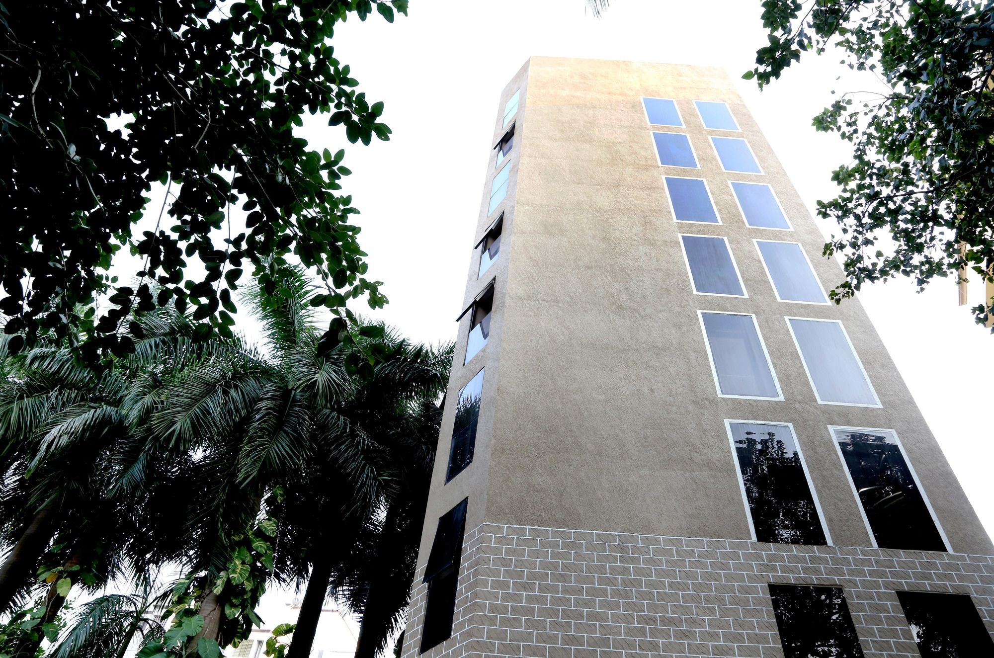 Hotel Mumbai House Andheri East, Mumbai Exteriör bild